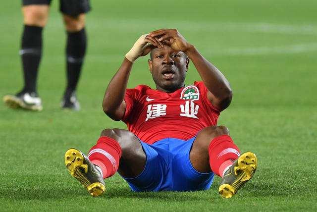 包含河南建业客场扭转局面取得关键胜利的词条