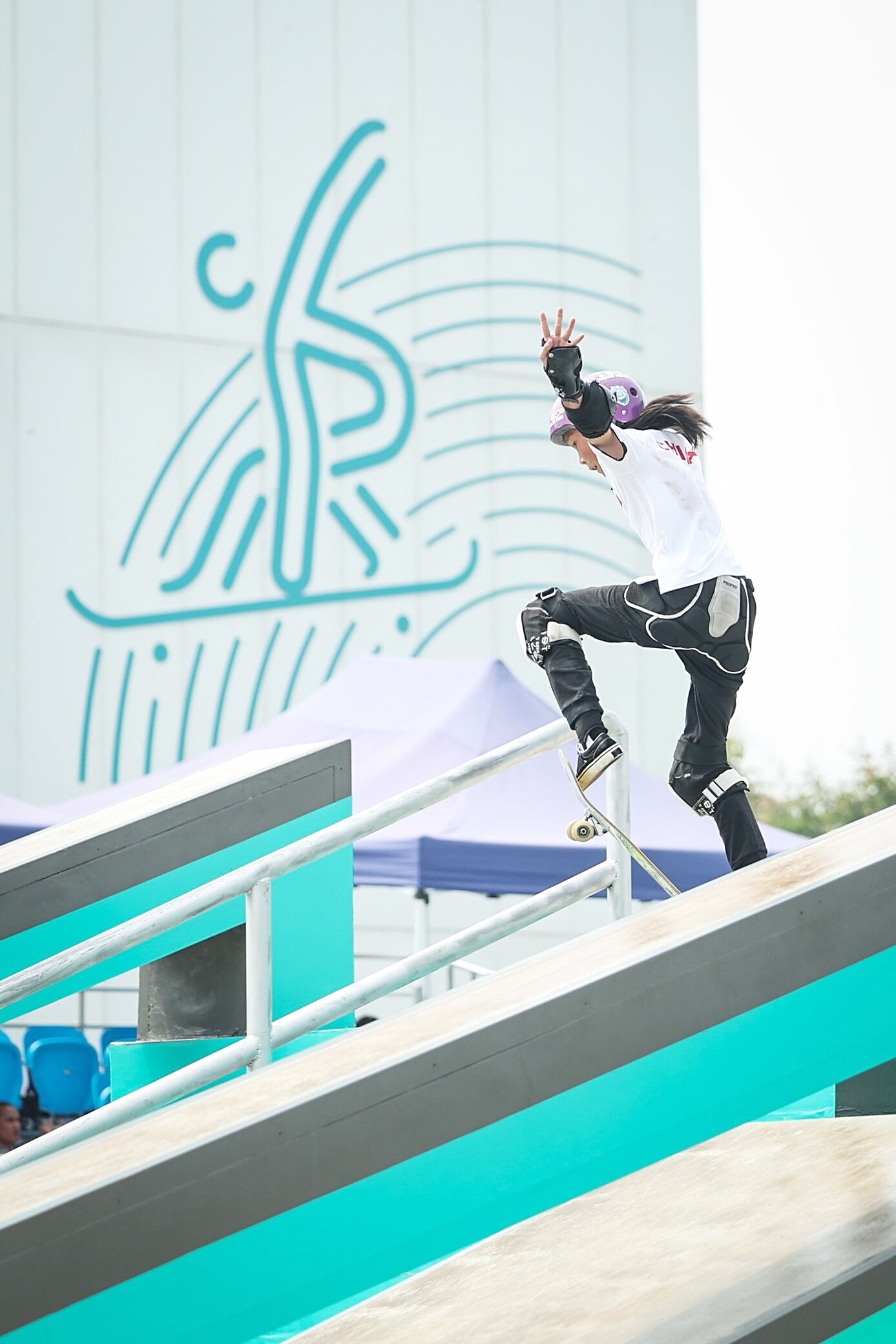 比利时选手获得女子竞速滑板冠军