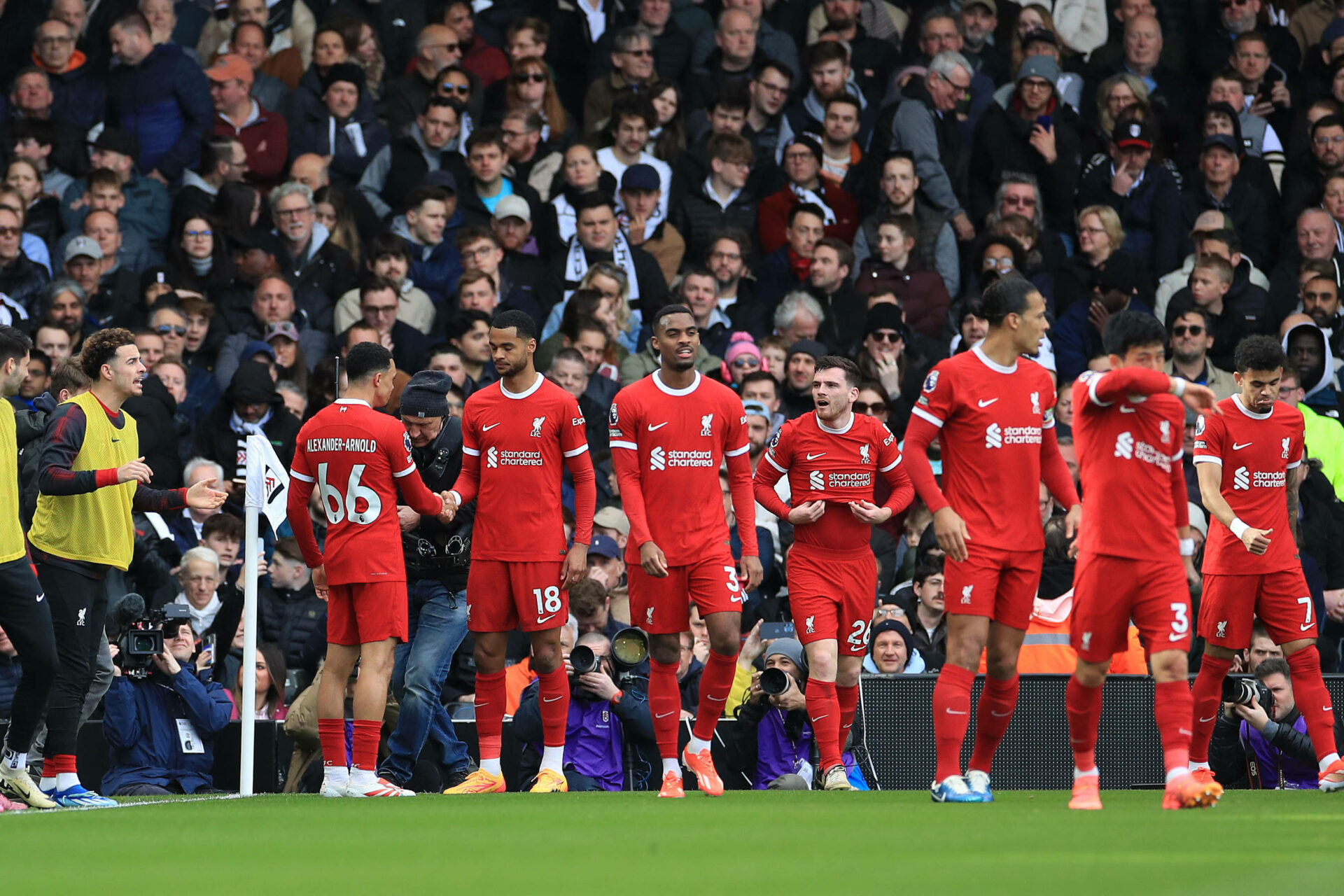 越南球队在亚洲联赛上迎来历史性胜利的简单介绍