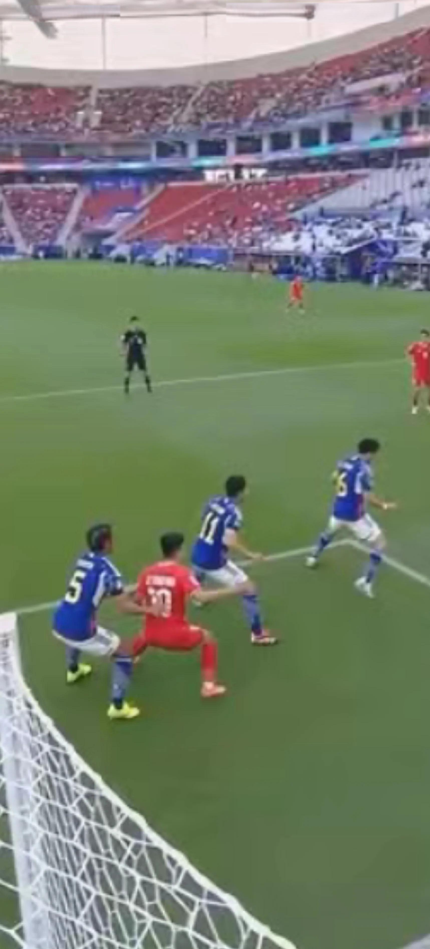 越南球队在亚洲联赛上迎来历史性胜利的简单介绍