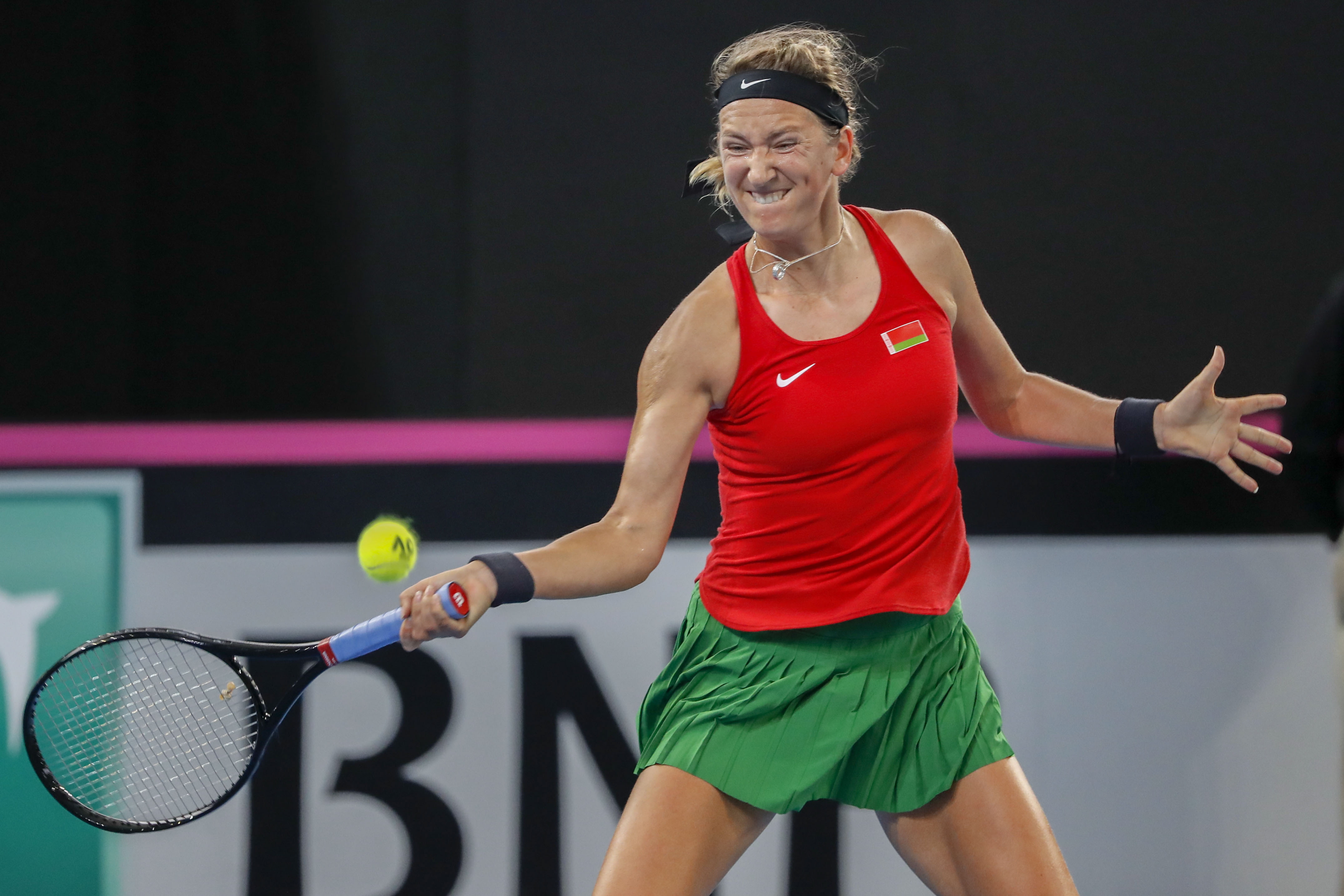 包含白俄罗斯队客场战平，积分榜悬念的词条