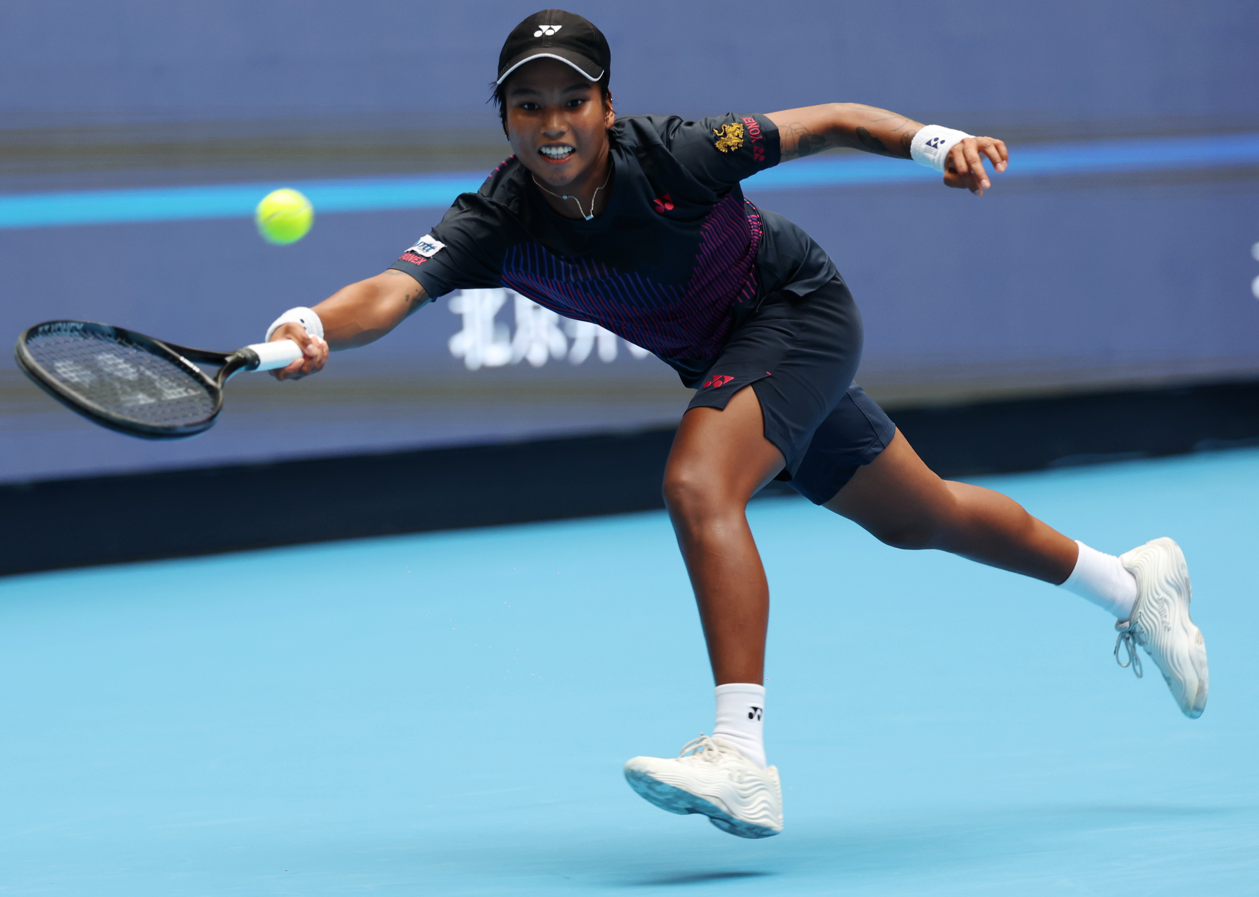 网球女单决赛精彩对决西班牙选手称霸