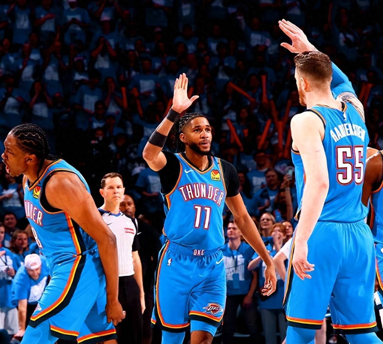 赛场连场胜负交替，悬念不断