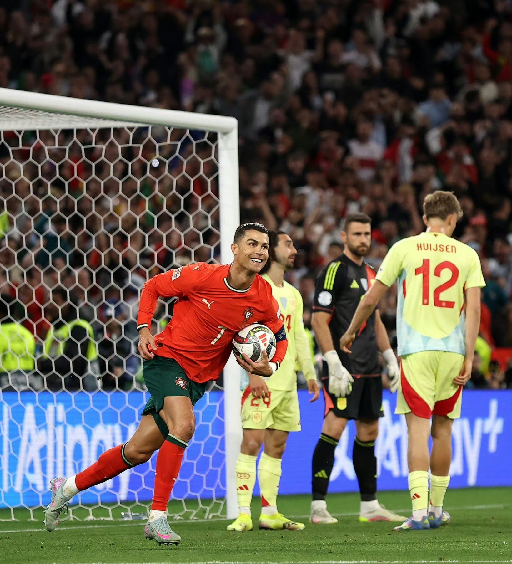 今日英超:西班牙险胜C罗,比分揭晓的简单介绍 今日英超:西班牙险胜C罗,比分揭晓的简单介绍