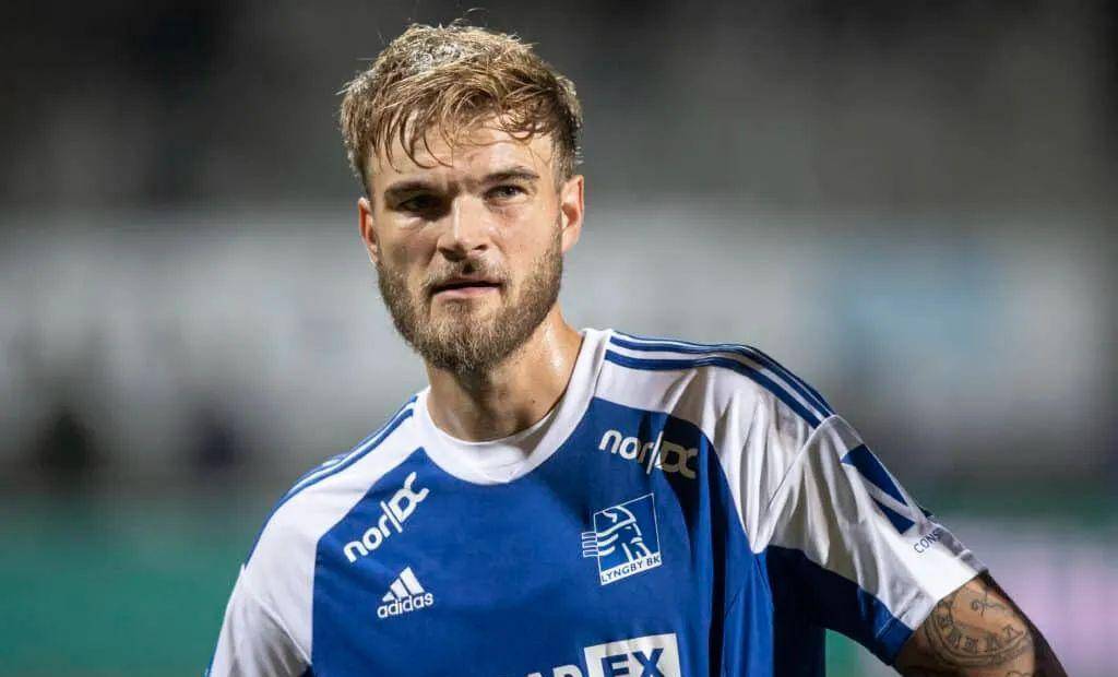 阿贾克斯奋起直追，逆袭晋级令人惊叹的简单介绍