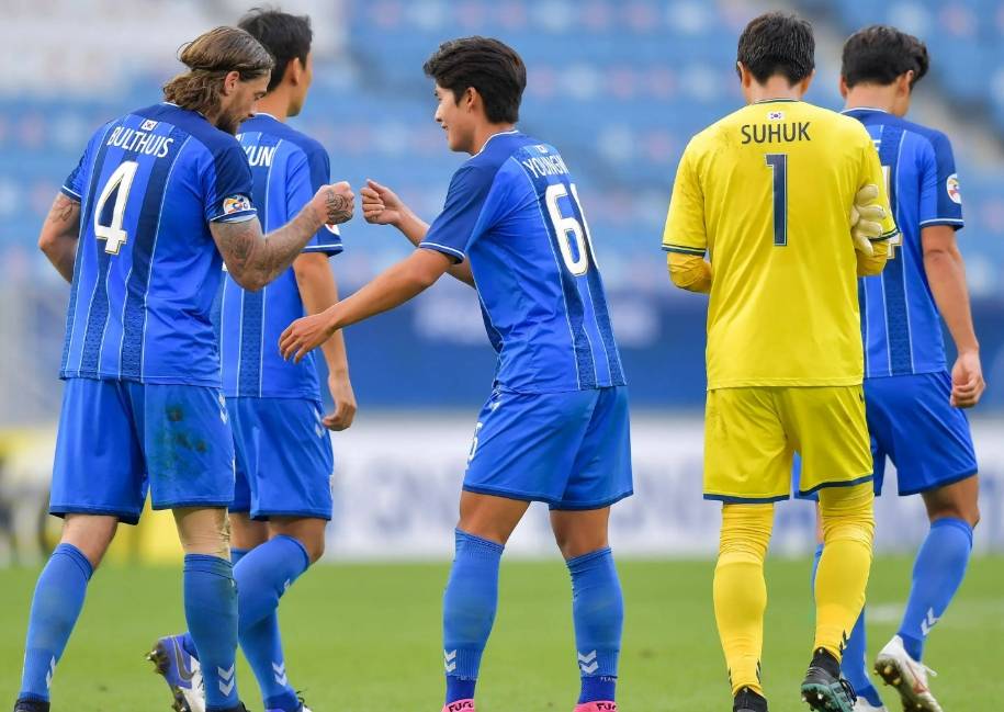 包含浙江绿城严防守势均力敌，收获平局的词条