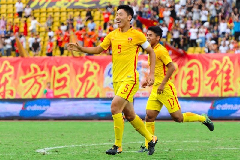 包含联赛第一组争夺榜首，国奥队晋级次轮的词条