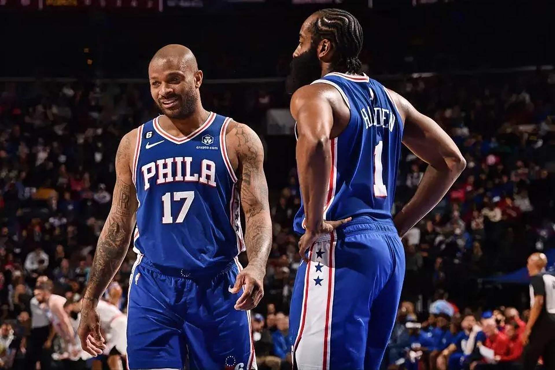 卡佩拉与哈登携手帮助火箭战胜对手 卡佩拉与哈登携手帮助火箭战胜对手