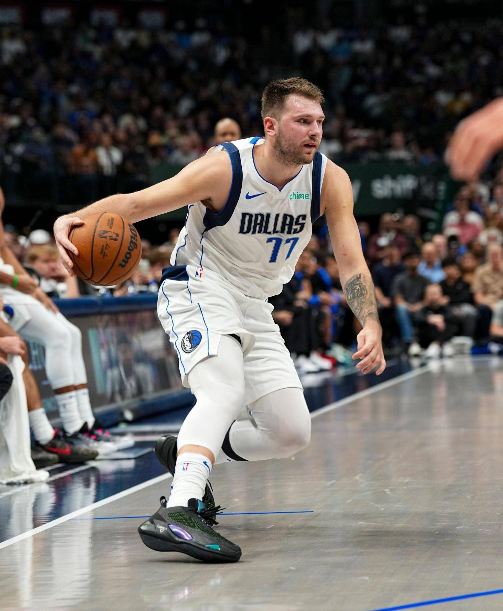 包含独行侠不敌雷霆，遭遇三连败的词条