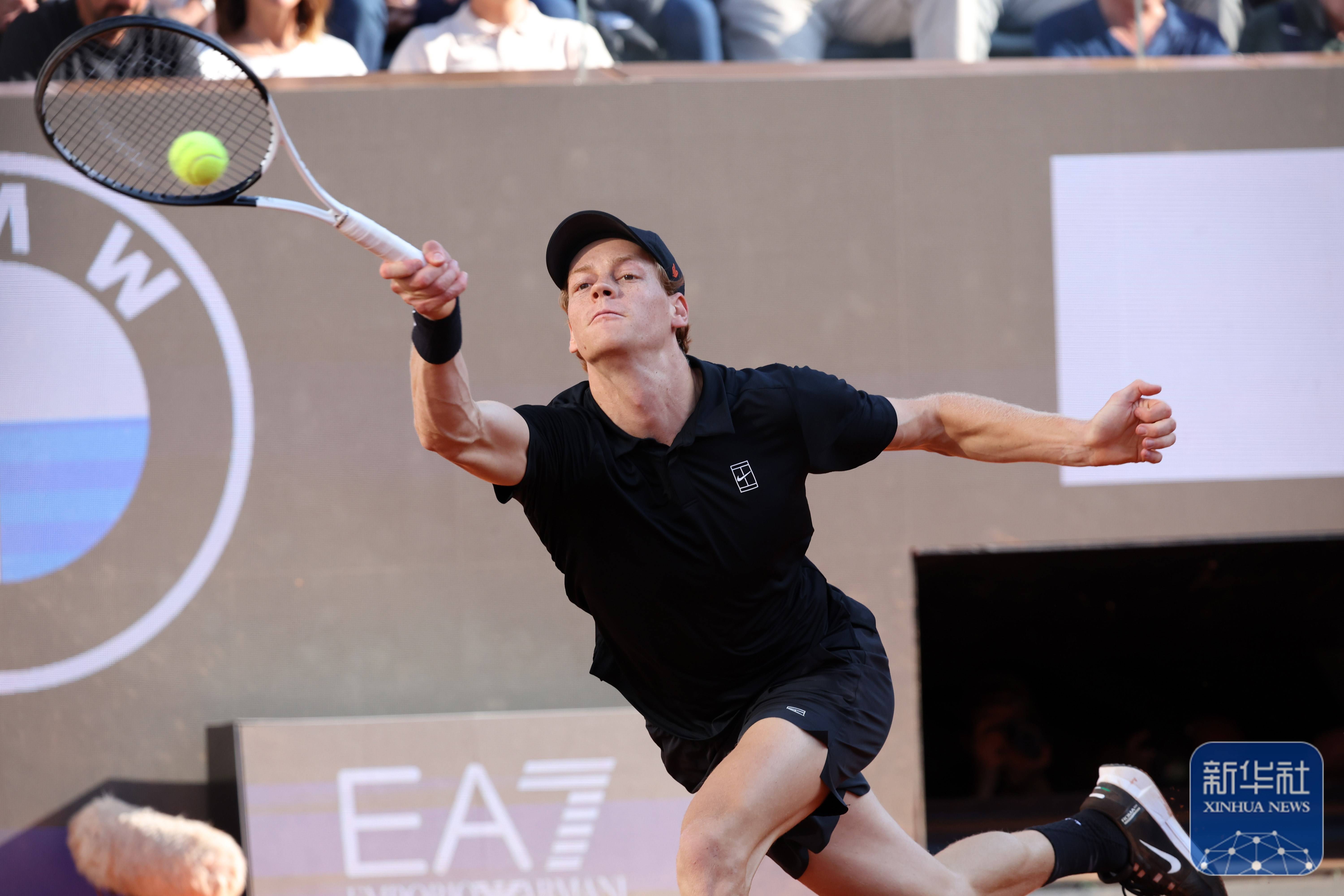 意大利网球队爆冷英国网球队，阿尔卡拉斯打破历史纪录