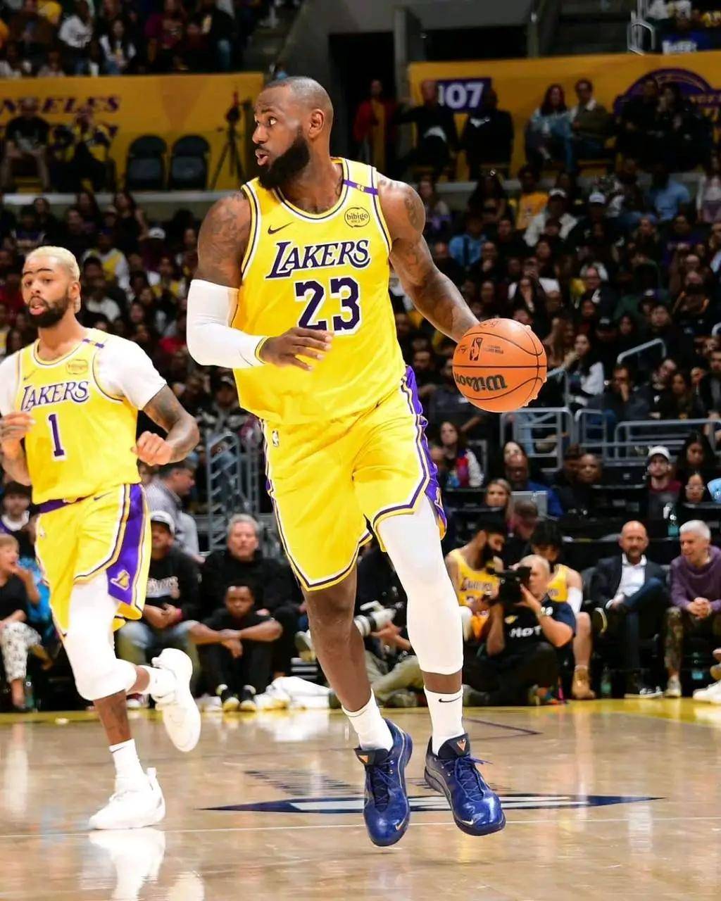 詹皇再砍三双，骑士胜负争霸