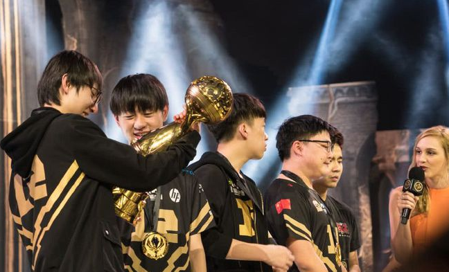 V5血洗IG,Uzi统治全场 V5血洗IG,Uzi统治全场