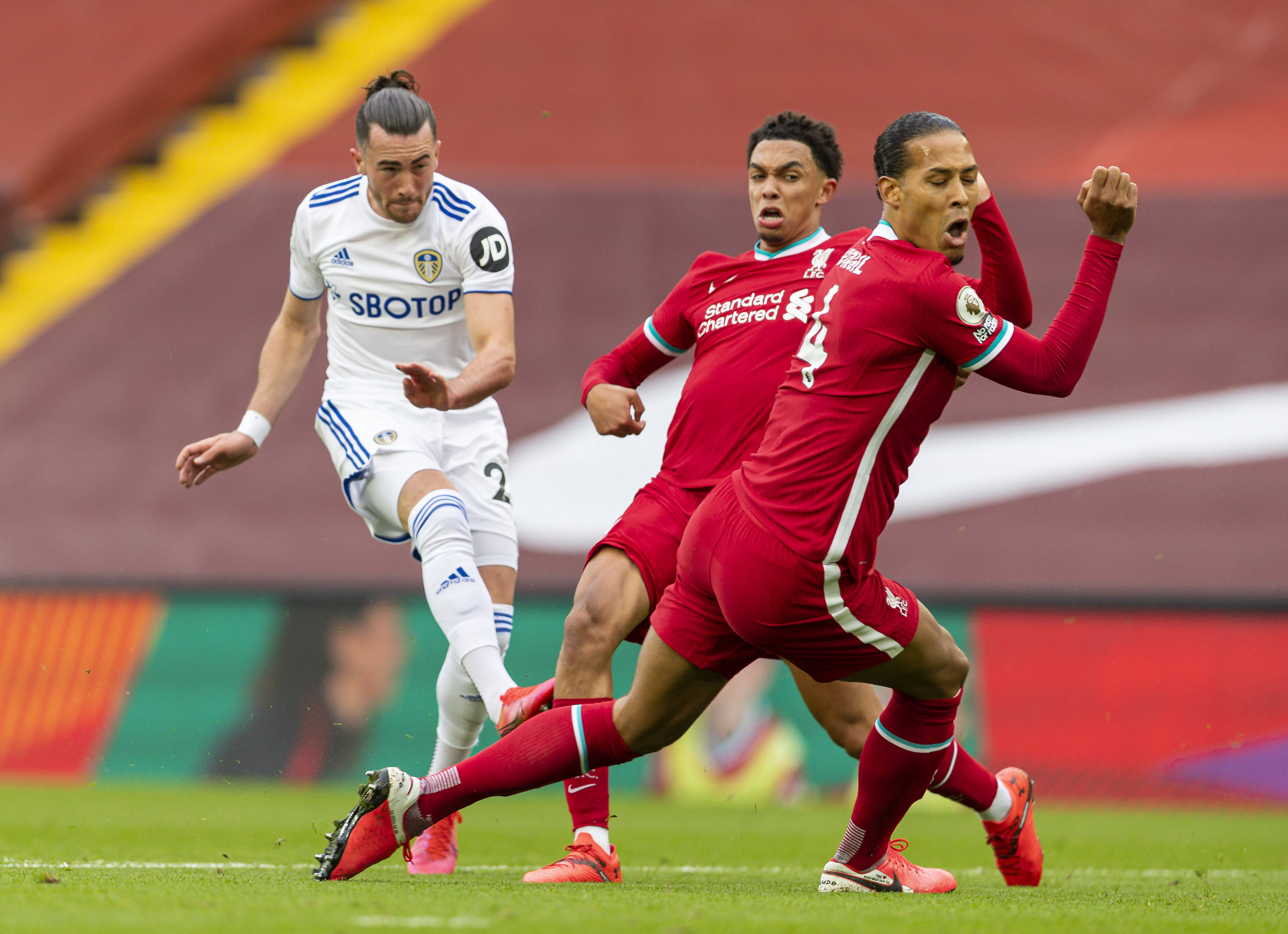 关于焦点大战:英超上演巅峰碰撞的信息 关于焦点大战:英超上演巅峰碰撞的信息