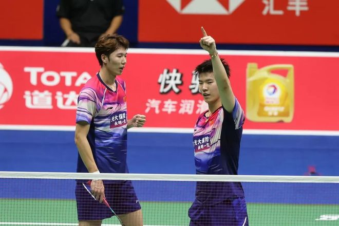 日本队横扫马来西亚队，黄鸭组合带队取胜