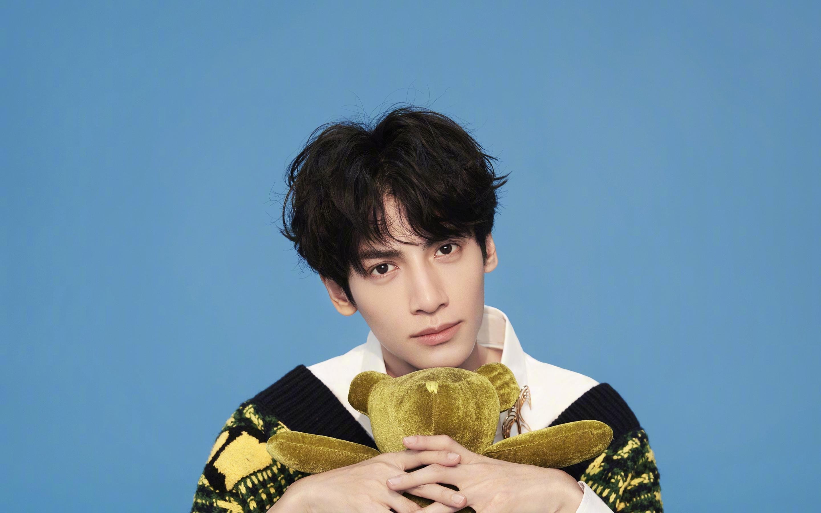 新贵颠覆巴黎，萨拉赫数据王冠下的血色黄昏